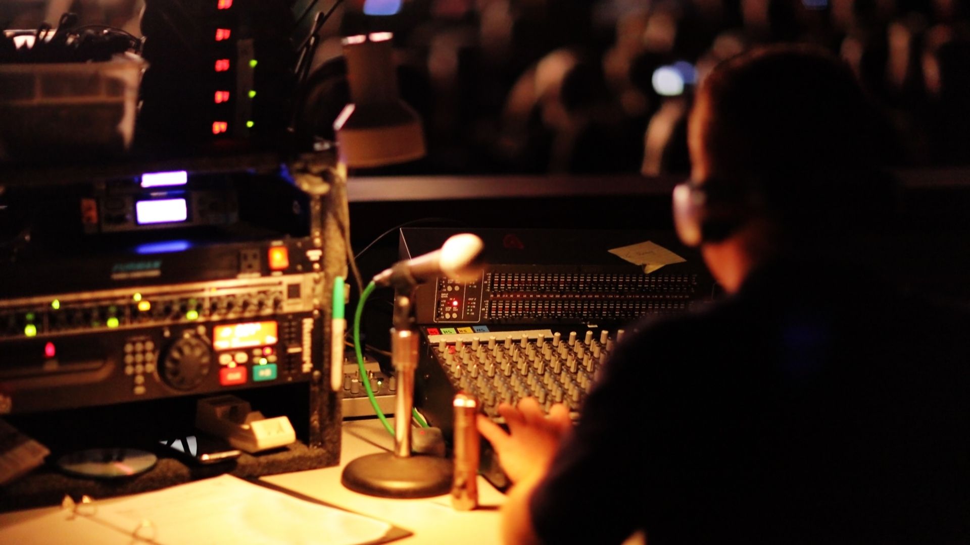 Learning Opportunities In Lighting & Sound Design On The Stage